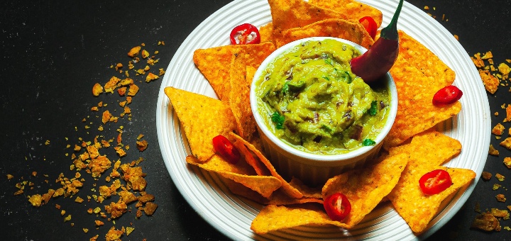 Pikantne guacamole z chili