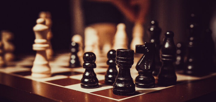 gambit królowej szachy