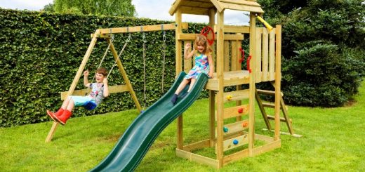 Plac zabaw dla dzieci w ogrodzie